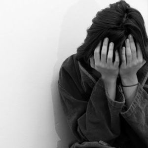 Cómo olvidar a mi ex novio - Mujer llorando